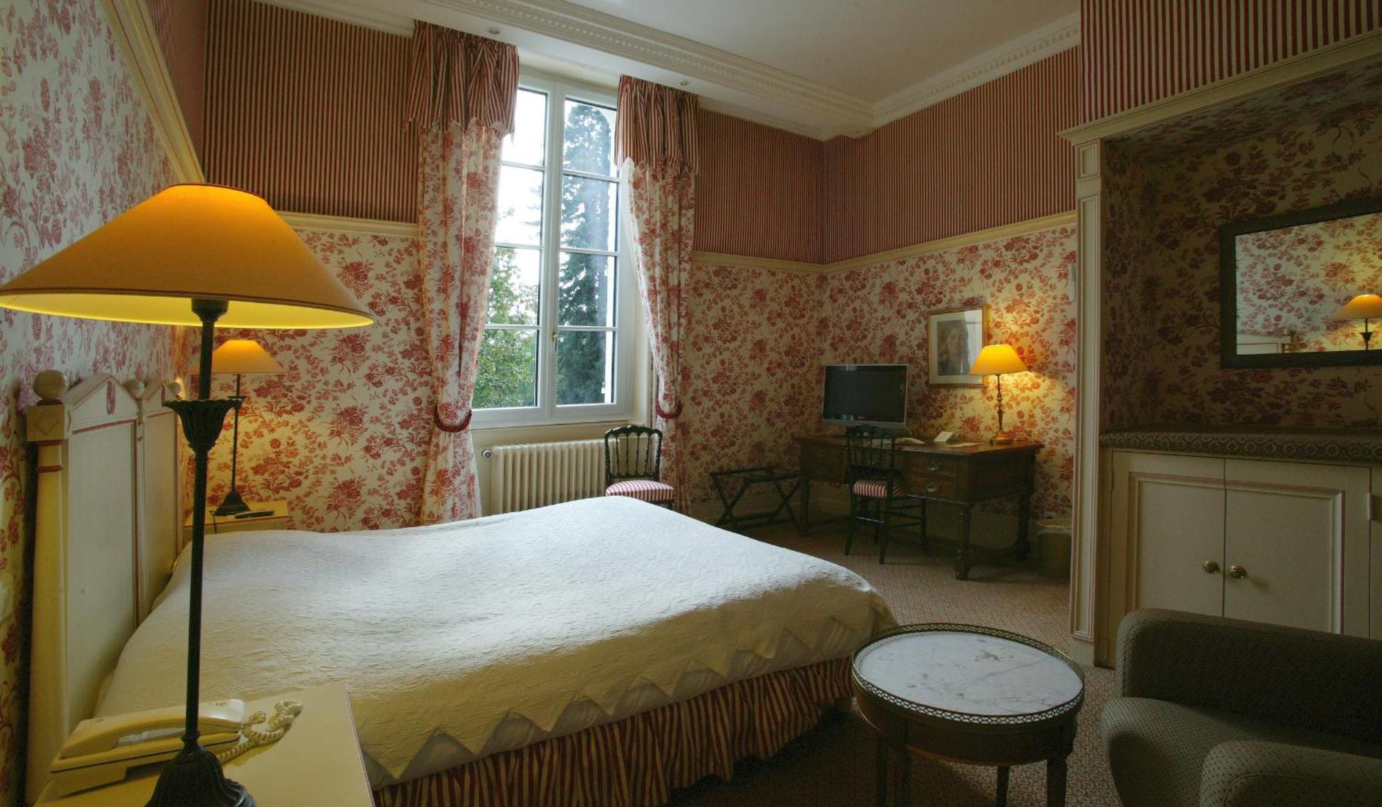 Hotel Le Manoir De Bellerive Le Buisson-de-Cadouin Habitación foto